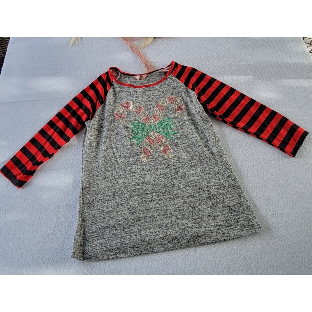 Amana  Candy Cane Top Grey Size Medium Long Sleeve‎
